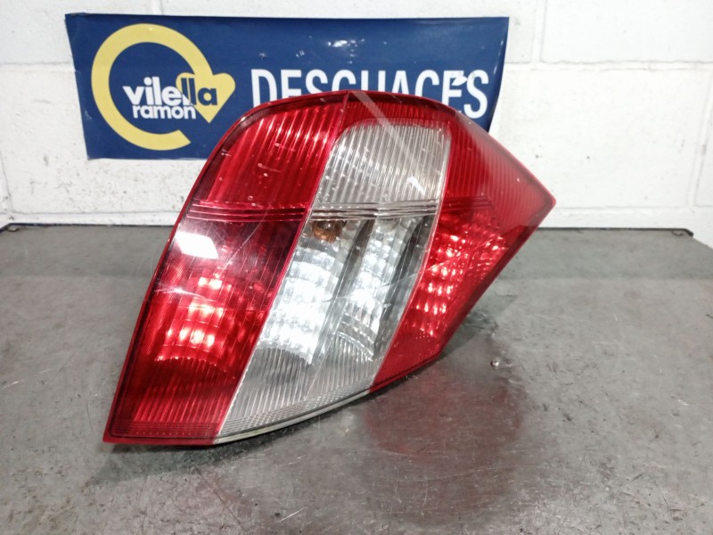 Recambio de piloto trasero izquierdo para renault scenic ii 1.6 16v referencia OEM IAM 8200493374G  