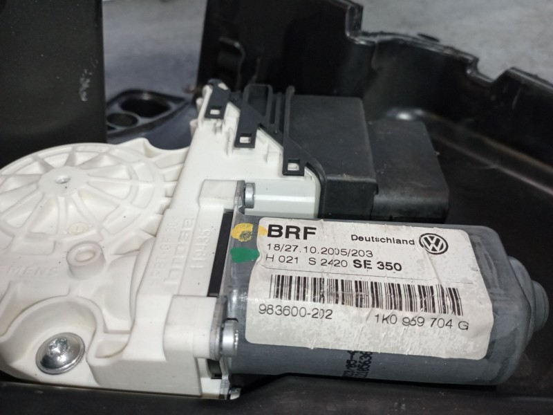 Recambio de elevalunas trasero derecho para seat leon (1p1) reference referencia OEM IAM 1K0959704G  