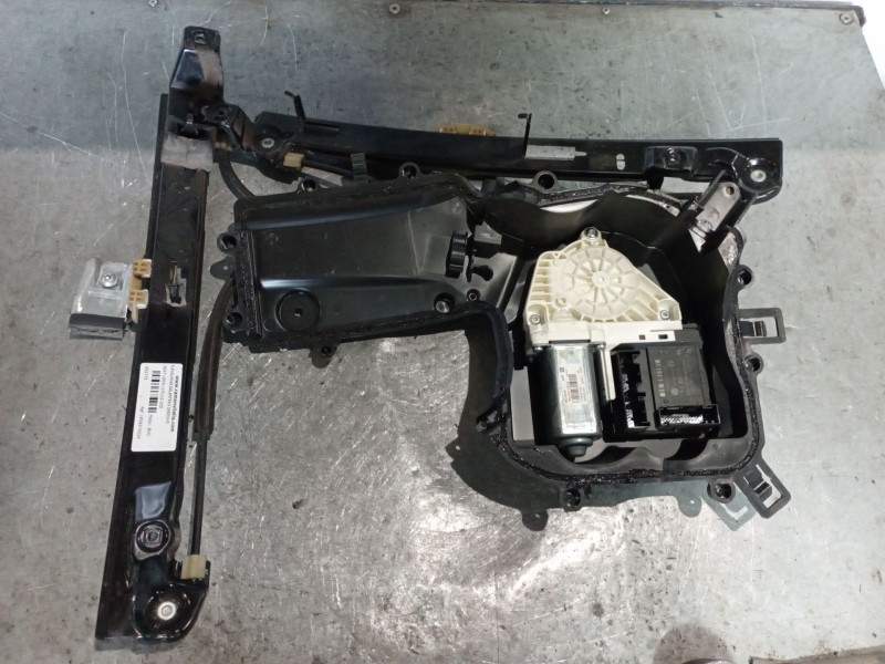 Recambio de elevalunas delantero derecho para seat leon (1p1) reference referencia OEM IAM 1P0837402A  