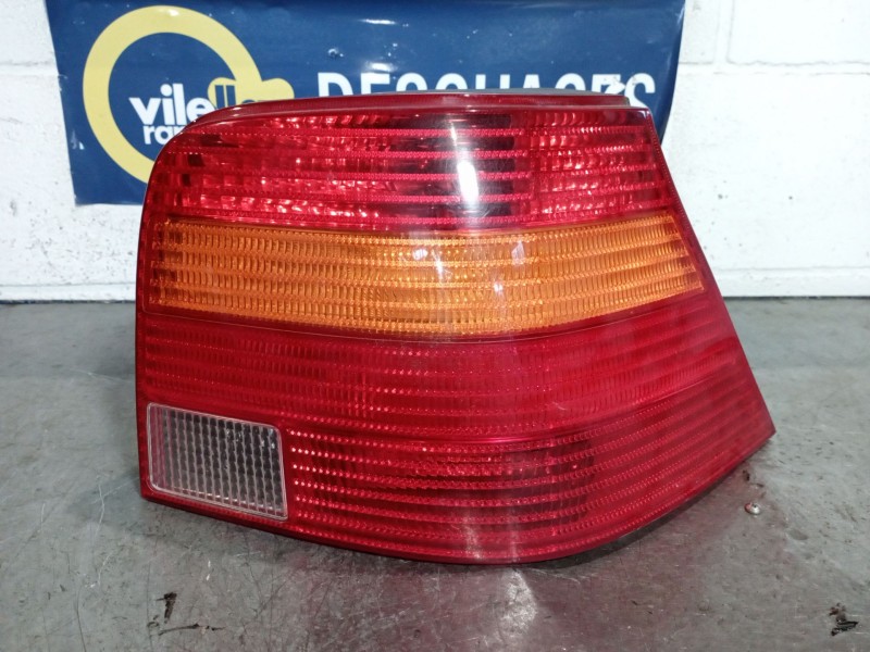 Recambio de piloto trasero derecho para volkswagen golf iv berlina (1j1) 1.6 referencia OEM IAM 1J6945096AA  