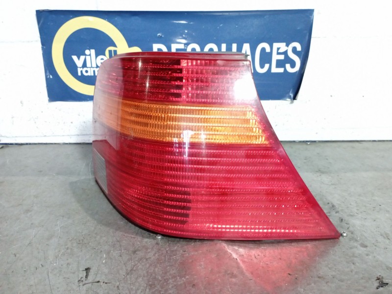 Recambio de piloto trasero derecho para volkswagen golf iv berlina (1j1) 1.6 referencia OEM IAM 1J6945096AA  