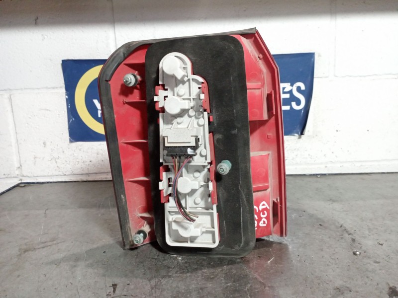 Recambio de piloto trasero izquierdo para audi a2 (8z) 1.4 referencia OEM IAM   