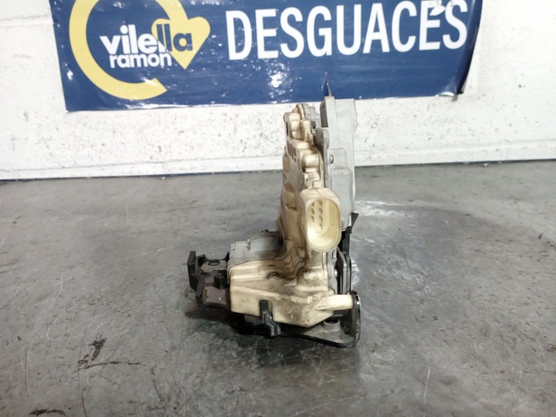 Recambio de cerradura puerta delantera derecha para audi a3 (8p) 2.0 tdi ambition referencia OEM IAM 4F1837016  