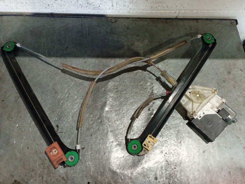 Recambio de elevalunas delantero derecho para audi a3 (8p) 2.0 tdi ambition referencia OEM IAM 8P0959802K  