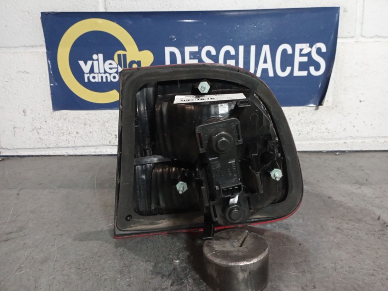 Recambio de piloto porton izquierdo para seat leon (1m1) 1.6 referencia OEM IAM 1M6945091B  