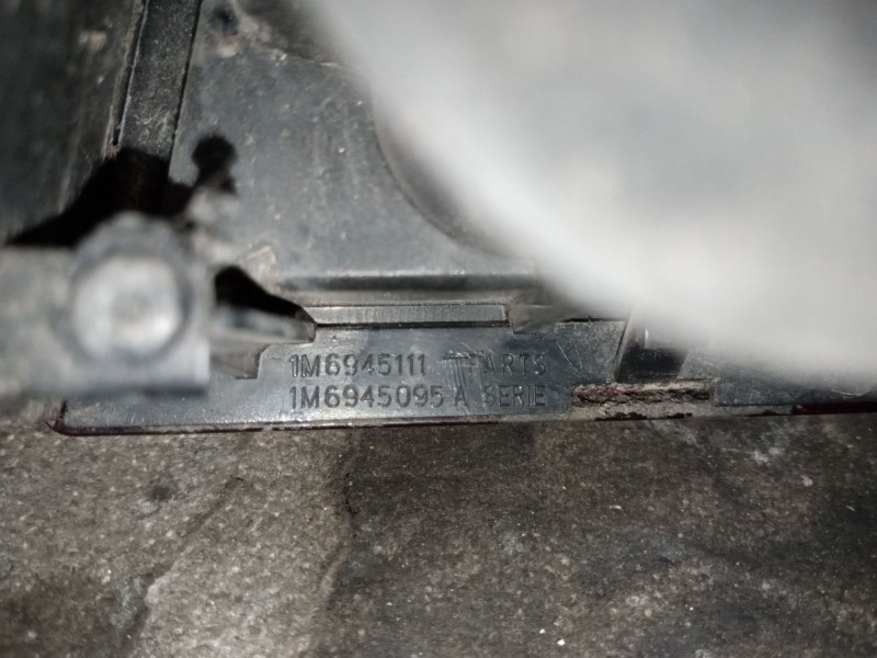 Recambio de piloto trasero izquierdo para seat leon (1m1) 1.6 referencia OEM IAM 1M6945095A  