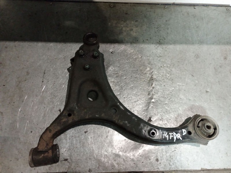 Recambio de brazo suspension inferior delantero derecho para kia carnival 2.9 crdi vgt concept referencia OEM IAM   