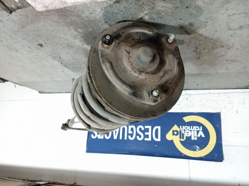 Recambio de amortiguador delantero izquierdo para kia carnival 2.9 crdi vgt concept referencia OEM IAM   