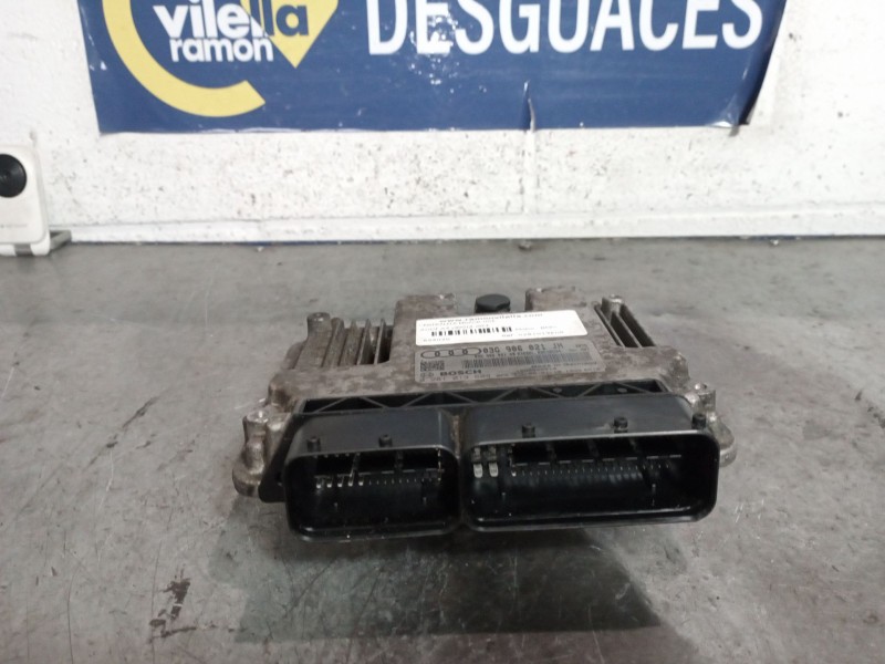 Recambio de centralita motor uce para audi a3 (8p) 2.0 tdi ambition referencia OEM IAM 0281013608  