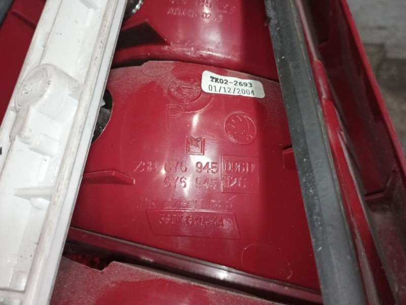 Recambio de piloto trasero derecho para skoda fabia (6y2/6y3) referencia OEM IAM 6Y6945096D  