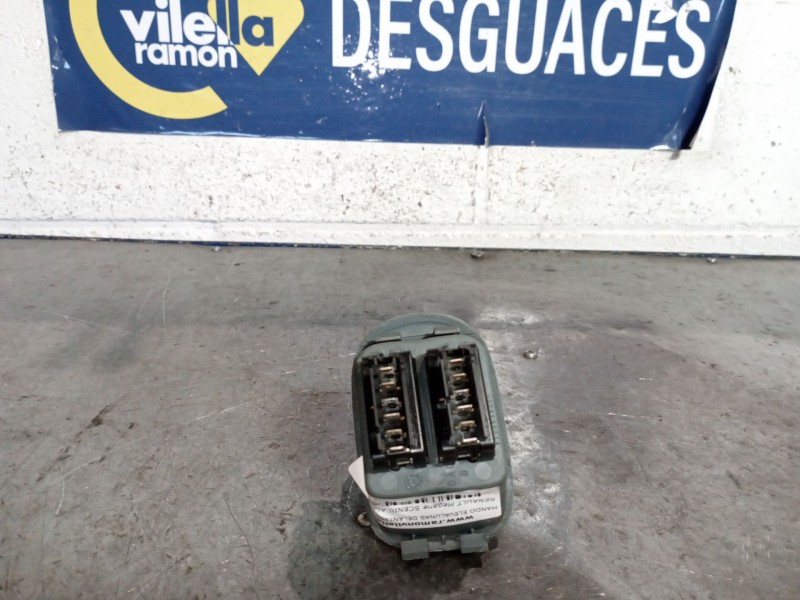 Recambio de mando elevalunas delantero izquierdo para renault megane scenic alize 1.9dti referencia OEM IAM 7700836269  