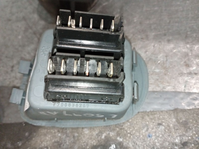 Recambio de mando elevalunas delantero izquierdo para renault megane scenic alize 1.9dti referencia OEM IAM 7700836269  