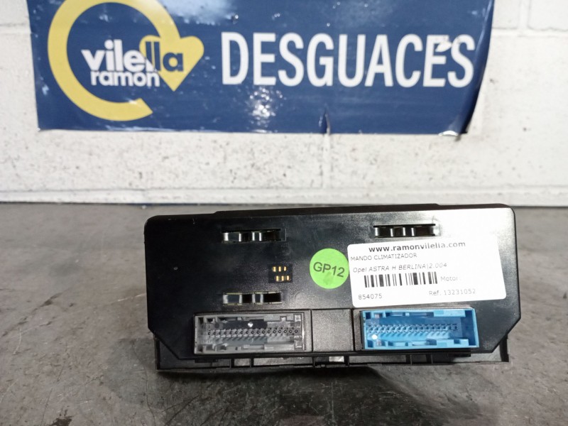 Recambio de mando climatizador para opel astra h berlina 1.9 cdti referencia OEM IAM 13231052  