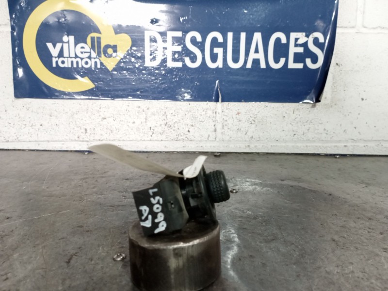 Recambio de mando retrovisor para renault megane scenic alize 1.9dti referencia OEM IAM 7700847433F  