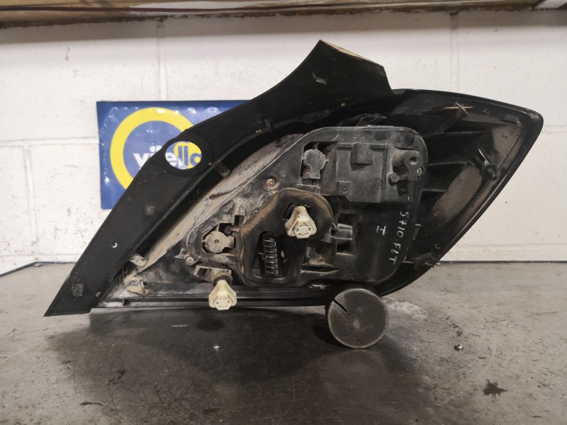 Recambio de piloto trasero izquierdo para opel astra h berlina 1.9 cdti referencia OEM IAM   