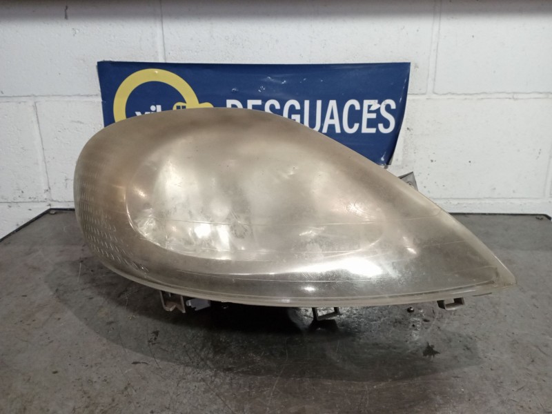 Recambio de faro derecho para renault trafic combi (ab 4.01) 1.9 diesel referencia OEM IAM 89308709  