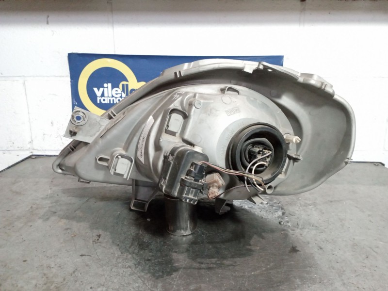 Recambio de faro derecho para renault trafic combi (ab 4.01) 1.9 diesel referencia OEM IAM 89308709  