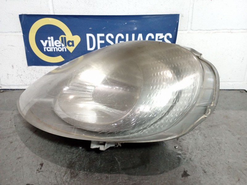 Recambio de faro izquierdo para renault trafic combi (ab 4.01) 1.9 diesel referencia OEM IAM 7700311371  