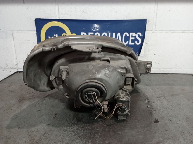 Recambio de faro izquierdo para renault trafic combi (ab 4.01) 1.9 diesel referencia OEM IAM 7700311371  