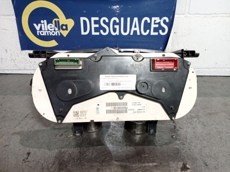 Recambio de cuadro instrumentos para renault trafic combi (ab 4.01) 1.9 diesel referencia OEM IAM P8200390132  