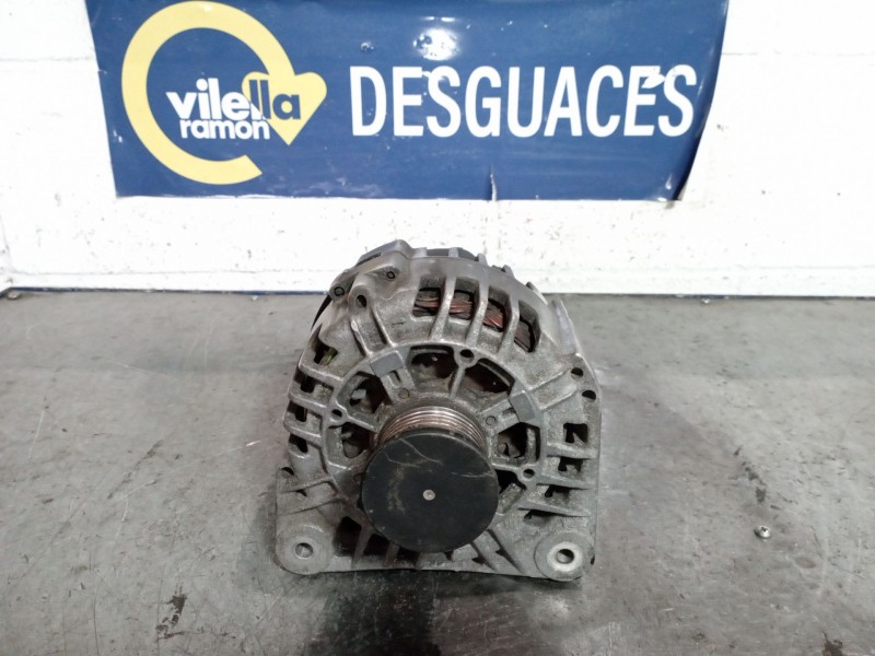 Recambio de alternador para renault trafic combi (ab 4.01) 1.9 diesel referencia OEM IAM 8200162474  
