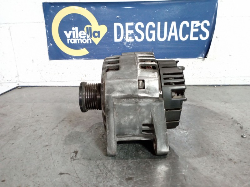 Recambio de alternador para renault trafic combi (ab 4.01) 1.9 diesel referencia OEM IAM 8200162474  
