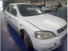 opel astra g berlina del año 2000