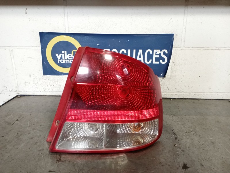 Recambio de piloto trasero derecho para daewoo kalos sedán (klas) 1.4 referencia OEM IAM   