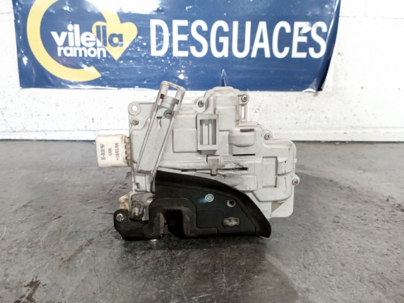 Recambio de cerradura puerta delantera derecha para audi a3 (8p) 2.0 tdi ambiente referencia OEM IAM 4F1837016  