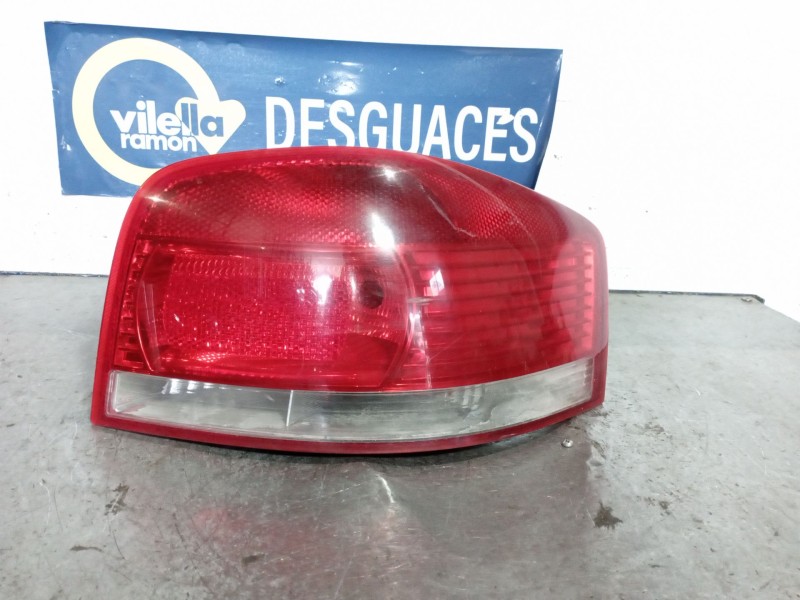 Recambio de piloto trasero derecho para audi a3 (8p) 2.0 tdi ambiente referencia OEM IAM 8P0945096  