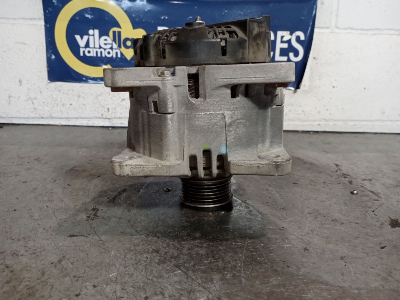 Recambio de alternador para renault kangoo profesional referencia OEM IAM 231000026R TG15C146 2606272D