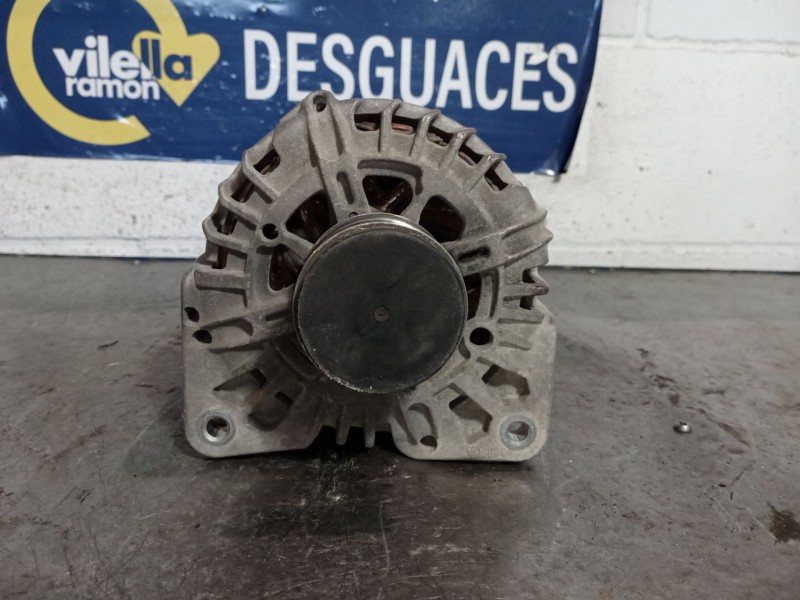 Recambio de alternador para renault kangoo profesional referencia OEM IAM 231000026R TG15C146 2606272D