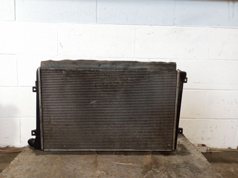 Recambio de radiador agua para seat leon (1p1) reference referencia OEM IAM 1K0121251AK  