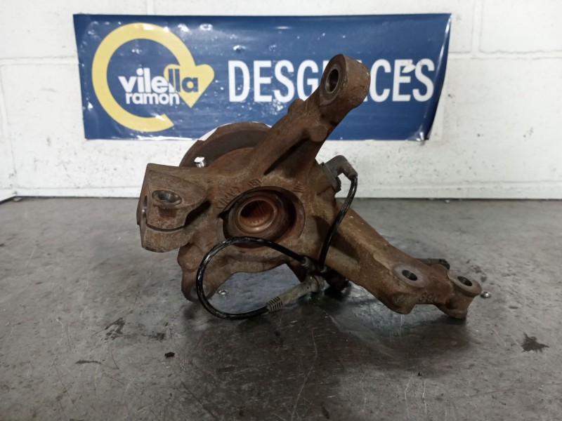 Recambio de mangueta delantera izquierda para dacia sandero stepway essential referencia OEM IAM   