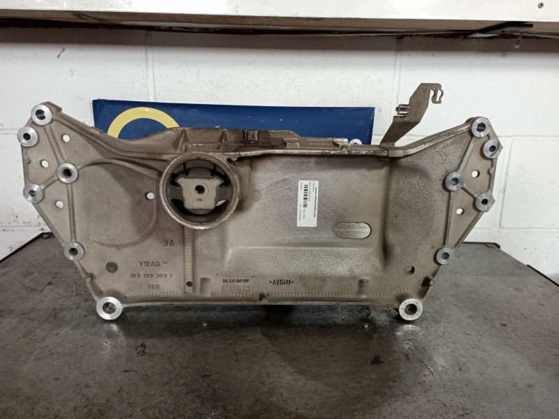 Recambio de subchasis para audi a3 (8p) 2.0 tdi ambiente referencia OEM IAM 1K0199369F  