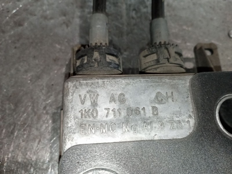 Recambio de palanca cambio para audi a3 (8p) 2.0 tdi ambiente referencia OEM IAM 1K0711061B  