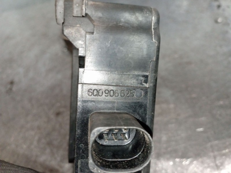 Recambio de caja valvulas para audi a3 (8p) 2.0 tdi ambiente referencia OEM IAM 6Q0906625  