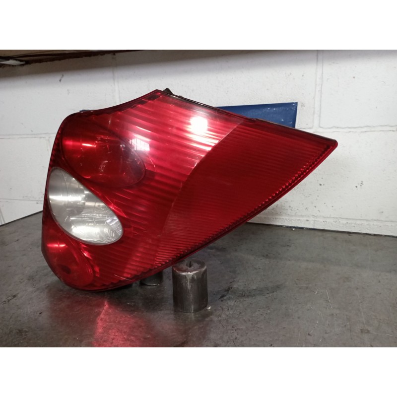 Recambio de piloto trasero derecho para renault laguna ii grandtour (kg0) 1.9 dci diesel referencia OEM IAM 8200002472  