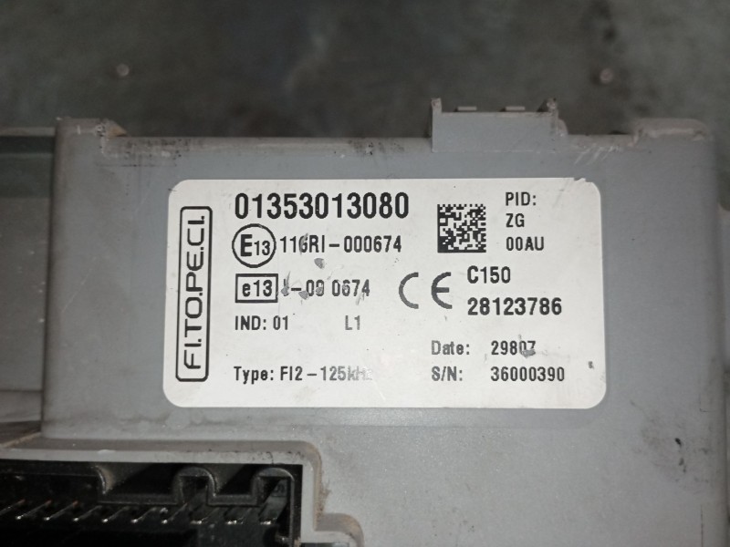 Recambio de caja reles fusibles para citroen nemo basis referencia OEM IAM 01353013080 28123786 