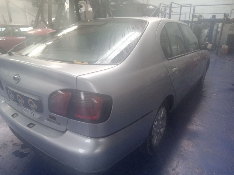 nissan primera berlina (p11) del año 1999