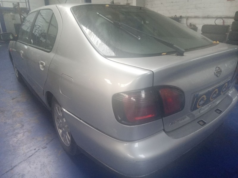 nissan primera berlina (p11) del año 1999