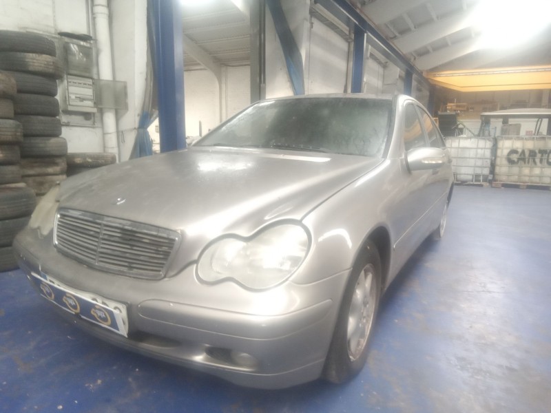 mercedes clase c (w203) berlina del año 2004