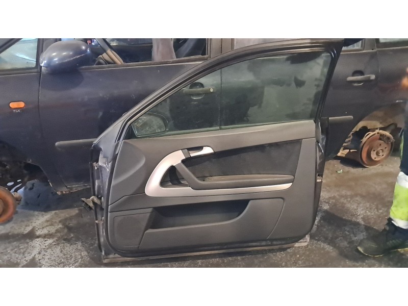 Recambio de puerta delantera derecha para audi a3 (8p) 2.0 tdi ambiente referencia OEM IAM CARROCERIA 3 PUERTAS  