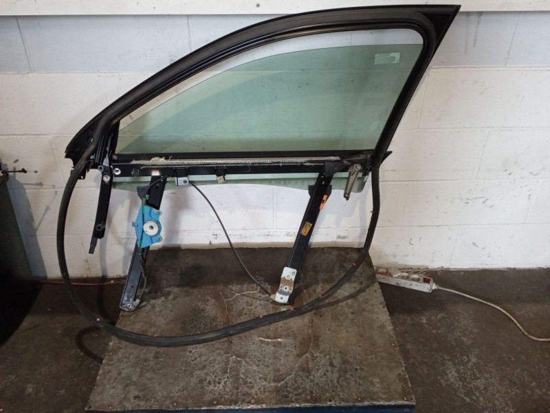 Recambio de elevalunas delantero derecho para audi a4 avant (8e) 2.0 tdi referencia OEM IAM   