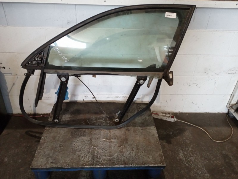 Recambio de elevalunas delantero izquierdo para audi a4 avant (8e) 2.0 tdi referencia OEM IAM   