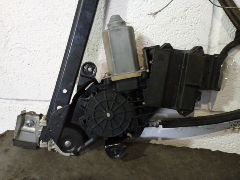 Recambio de elevalunas trasero izquierdo para seat alhambra (7v8) 1.9 tdi referencia OEM IAM 7M3959811 106234100 YM2114A389BA