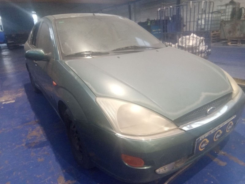 ford focus berlina (cak) del año 2000