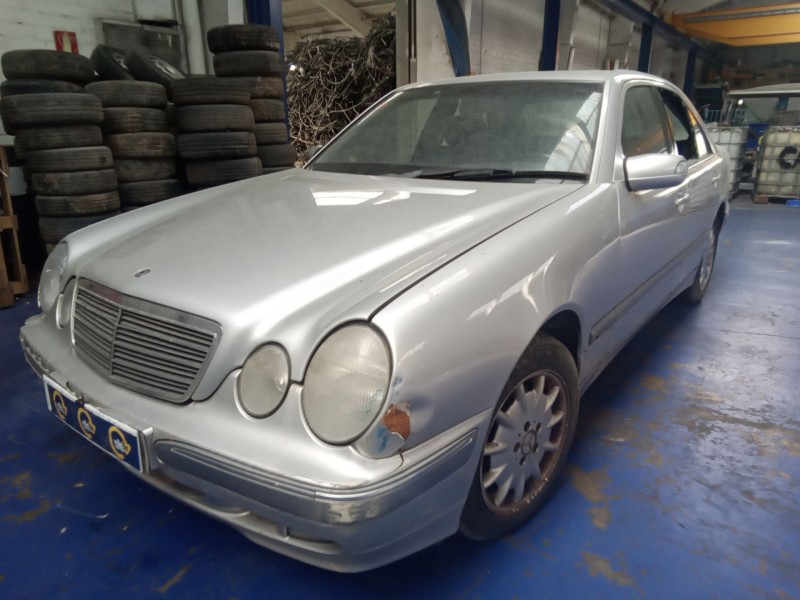 mercedes-benz clase e berlina (bm 210) del año 2003