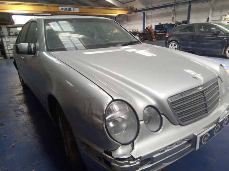 mercedes-benz clase e berlina (bm 210) del año 2003