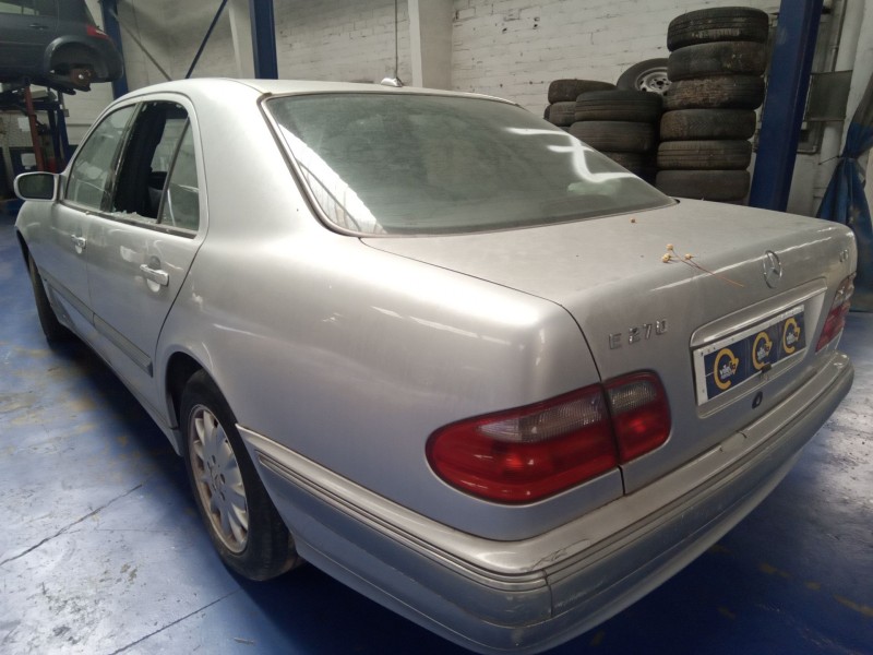 mercedes-benz clase e berlina (bm 210) del año 2003